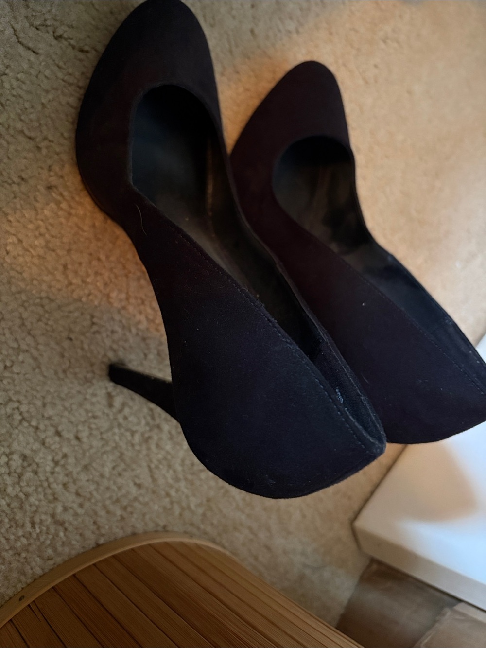 Rock & Republic Black Suede Pointed Stiletto Heels size 10